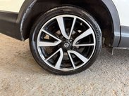 Nissan Qashqai 1.6 dCi Tekna SUV 5dr Diesel XTRON 2WD Euro 5 (s/s) (130 ps) 11