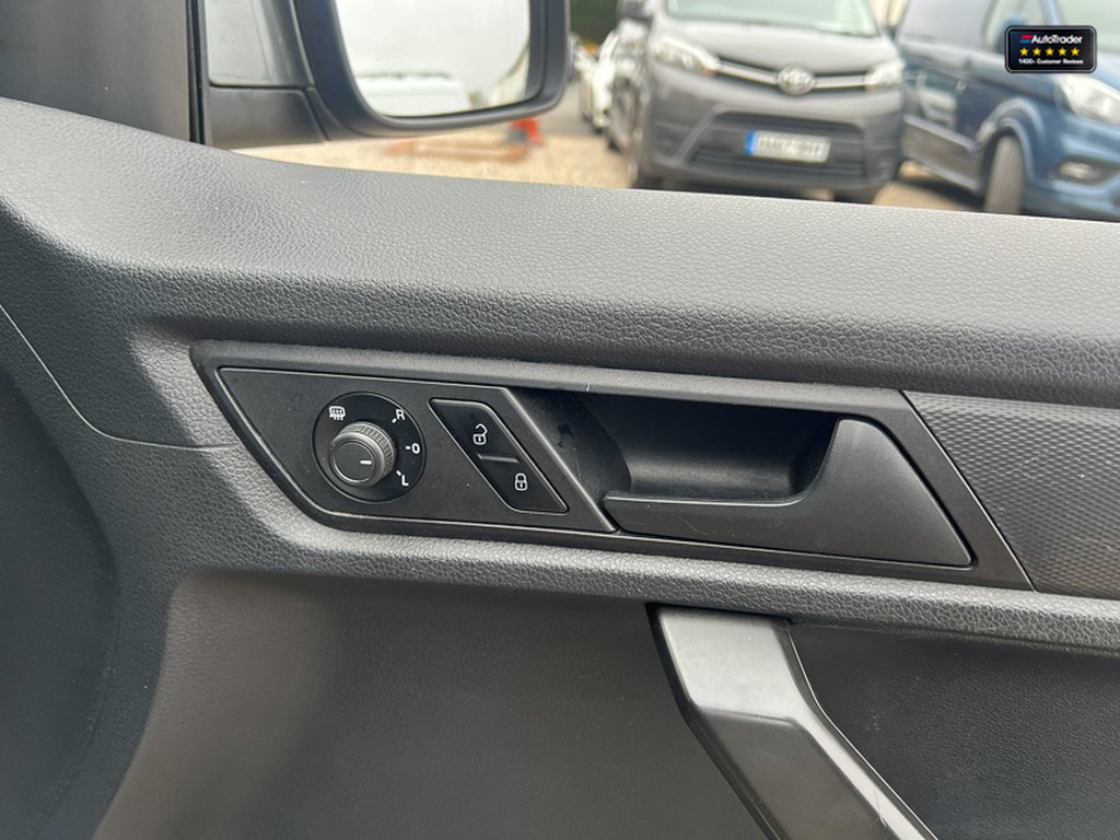 2017 Volkswagen Caddy SWB L1H1 C20 Tdi Highline Alloys Air Con EURO 6 NO VAT — thumbnail 30 of 51