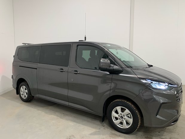 Ford Transit Custom 320LWB 9 Seat Kombi Titanium *new* 2