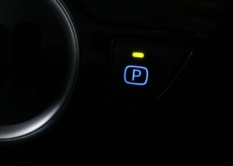 Toyota Prius 1.8 VVT 8.8kWh Business Edition Plus Hatchback 5dr Petrol Plug-in Hybrid CV 33