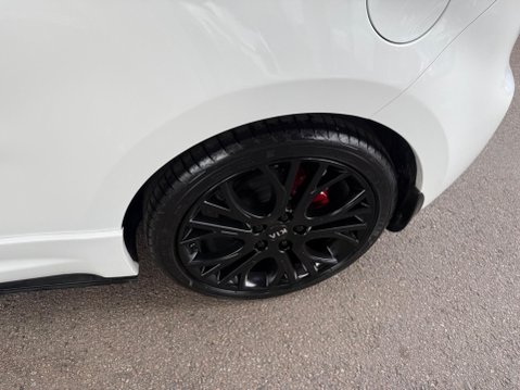 Kia Pro Ceed 1.6 T-GDi GT Tech Euro 5 3dr 23