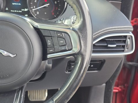Jaguar F-Pace V6 S AWD 23