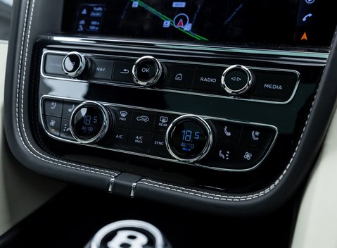 Bentley Bentayga V8 AZURE EWB First Edition 34