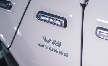 Mercedes-Benz G Class AMG G 63 CARBON EDITION 40