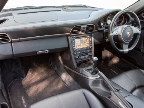 Porsche 911 CARRERA 2 30