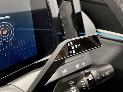 Renault Megane E-Tech 60kWh iconic Hatchback 5dr Electric Auto (optimum charge) (220 ps) 1 Owner 17