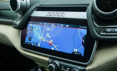 Ferrari GTC4 Lusso V12 19