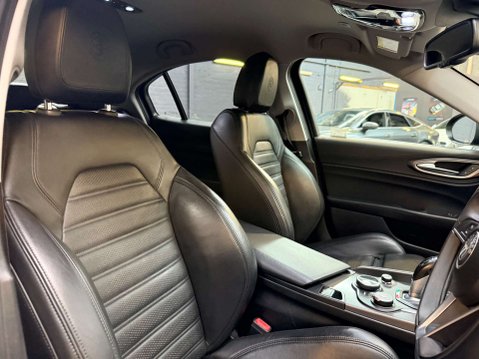 Alfa Romeo Giulia 2.1 Giulia Speciale TD Auto 4dr 40