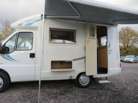 Auto-Sleepers Nuevo Motor Home 11