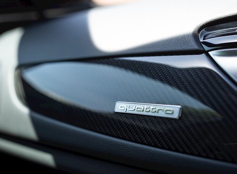 Audi RS6 Avant Performance 21