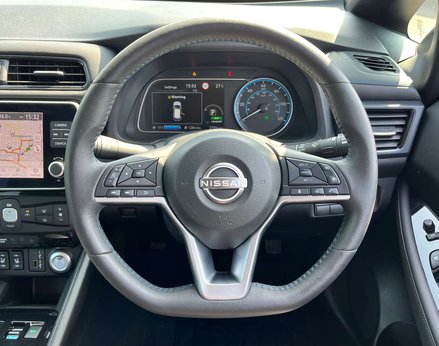 Nissan LEAF Leaf N-Connecta Electric 110Kw 39kWh (AUTOMATIC) 5dr 19