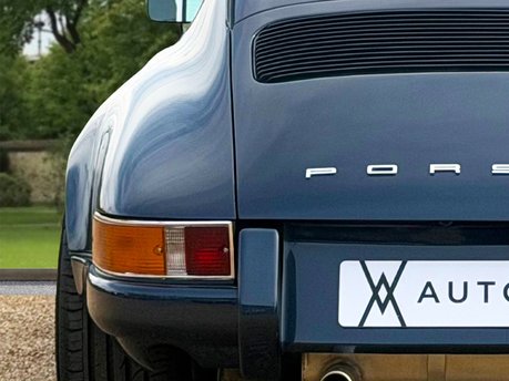Porsche 911 CARRERA 3.2 BACK-DATE 17