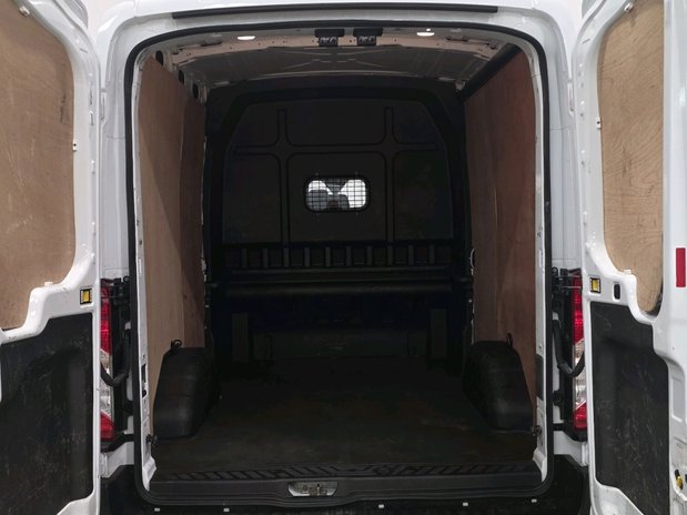 Ford Transit FORD TRANSIT 350 L3 DIESEL FWD 2.0 Eco Blue 350 130ps L3H2 Trend Double Cab 10