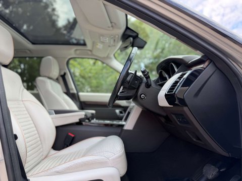 Land Rover Discovery 3.0 Discovery HSE TD6 Auto 4WD 5dr 50