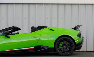 Lamborghini Huracan Spyder LP640-4 Performante 27