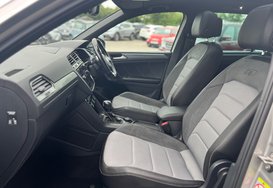 Volkswagen Tiguan R-LINE TECH 2.0 TDI 4MOTION DSG AUTO 28