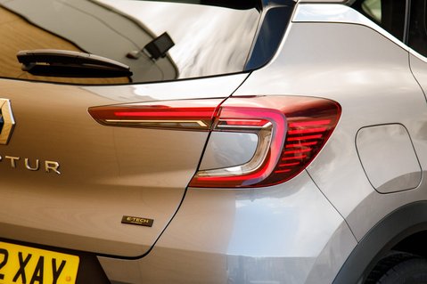 Renault Captur TECHNO E-TECH 9