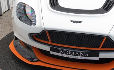 Aston Martin Vantage GT12 21