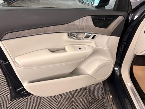 Volvo XC90 2.0h T8 Twin Engine Recharge 11.6kWh Inscription Pro Auto 4WD Euro 6 (s/s) 38