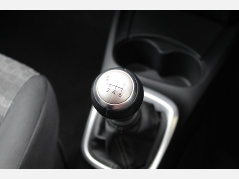 Toyota Yaris VVT-I ICON 21