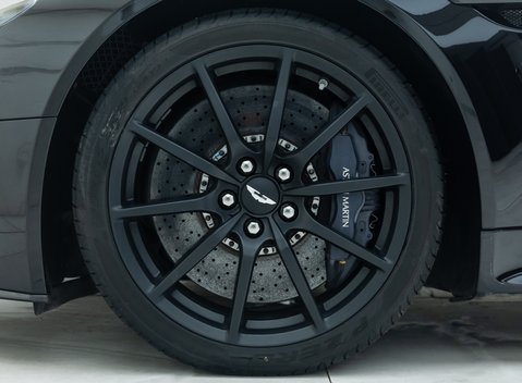 Aston Martin V12 Vantage S Coupe 24
