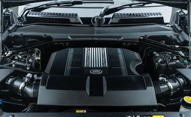 Land Rover Defender 110 V8 Carpathian Edition 37