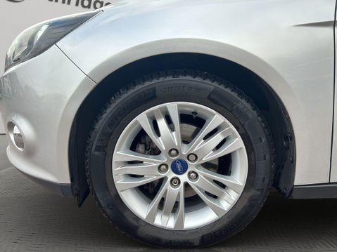 Ford Focus 1.6 Titanium Navigator Powershift Euro 5 5dr 59