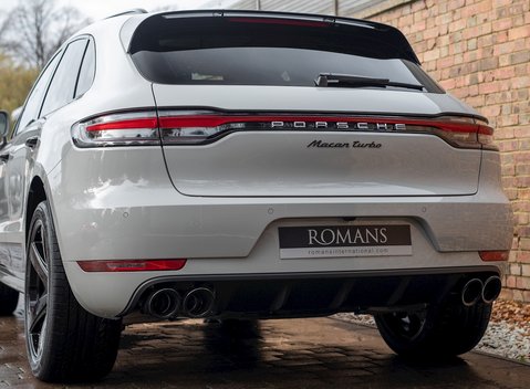 Porsche Macan Turbo 27