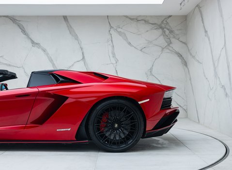 Lamborghini Aventador S LP 740-4 ROADSTER 43