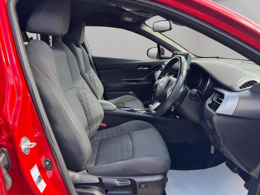 2020 Toyota C-HR — image 11