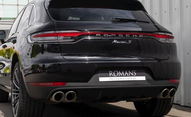 Porsche Macan S 25