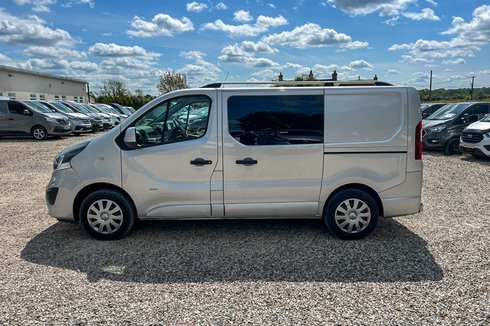 Vauxhall Vivaro SWB L1H1 Low Roof Sport 2900 EURO 6 NO VAT