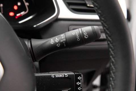 Renault Captur TECHNO E-TECH 18