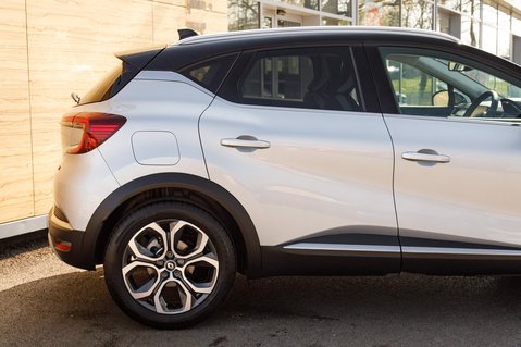 Renault Captur TECHNO E-TECH 7