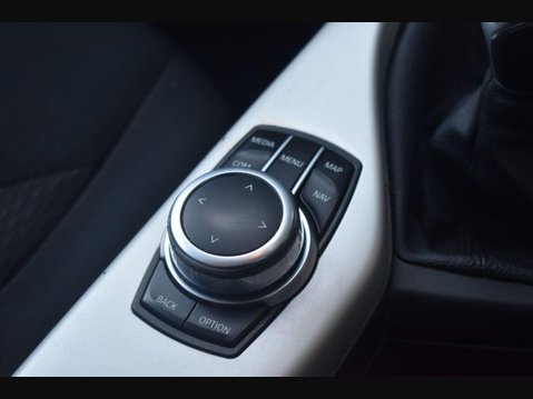 BMW 1 Series 1.5 118i SE Hatchback 5dr Petrol Manual Euro 6 (s/s) (136 ps) 14