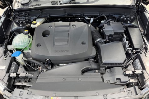 Volvo XC40 D4 R-DESIGN PRO AWD 49