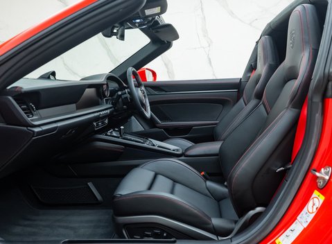 Porsche 911 Targa 4 GTS (992) 22