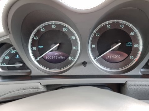 Mercedes-Benz SL Series SL350 39