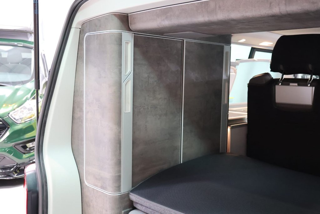 Volkswagen California OCEANI 4MOTION DSG HUGE SPEC VERY RARE  5 YEAR WARRANTY FROM NEW  4 BERTH 31