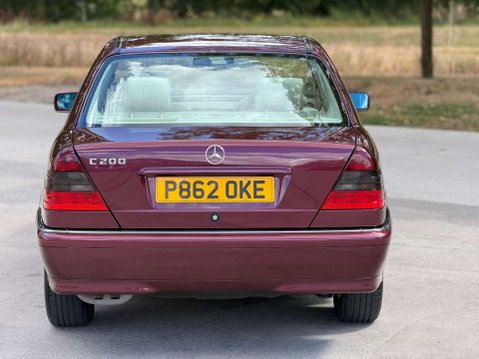 Mercedes-Benz C Class 2.0 C200 Elegance Auto 4dr 5