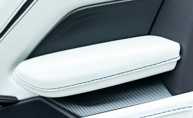 Aston Martin V12 Vantage Roadster 22