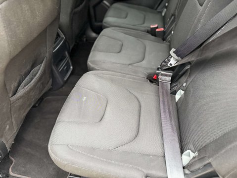 Ford S-Max 2.0 S-Max Titanium TDCi Auto 5dr 51