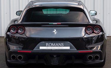 Ferrari GTC4 Lusso 5