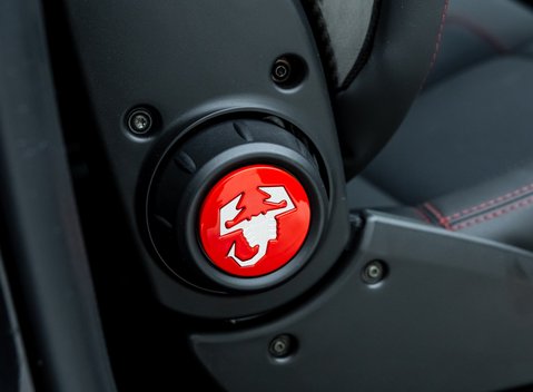 Abarth 695 Competizione 16