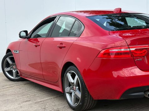 Jaguar XE 2.0 XE R-Sport Auto 4dr 40