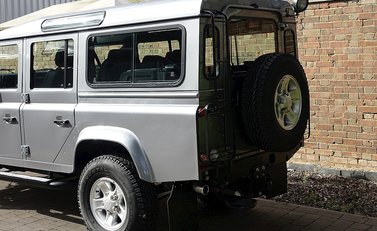 Land Rover 110 XS 17