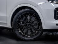 Porsche Cayenne 4.0T V8 GPF Turbo SUV 5dr Petrol TiptronicS 4WD Euro 6 (s/s) (550 ps) 4
