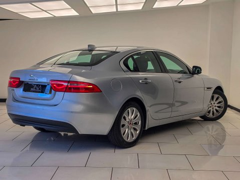 Jaguar XE 2.0 XE SE D 4dr 3