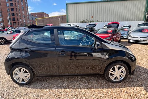 Toyota Aygo VVT-I X-PRESSION..X WAVE..CABRIOLET..LIMITED EDITION.. 8 SERVICES..£20 TAX  3