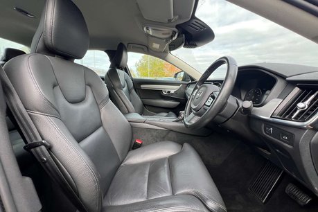 Volvo S90 2.0 D4 Momentum Plus Saloon 4dr Diesel Auto Euro 6 (s/s) (190 ps) 32